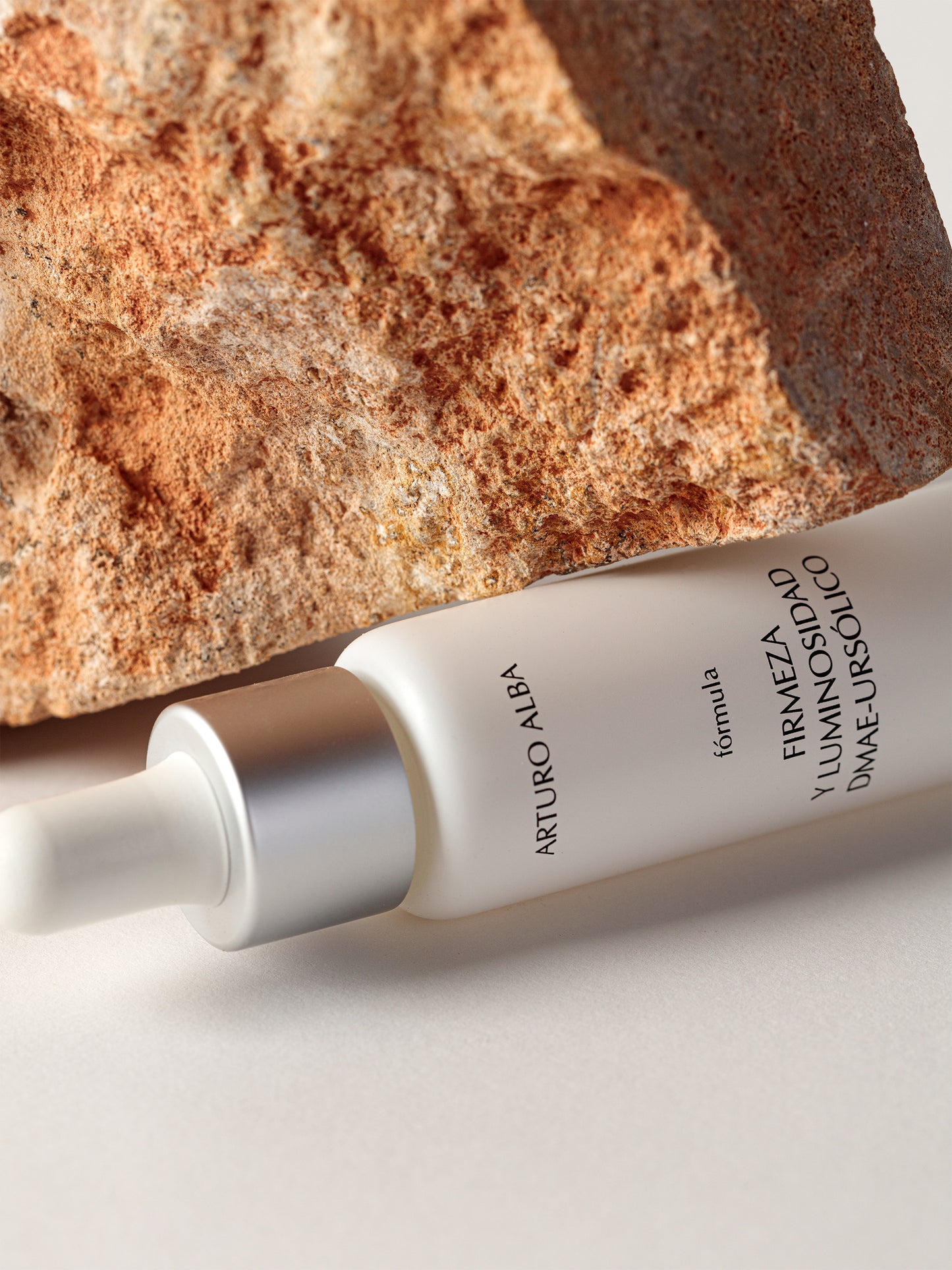 Arturo Alba Firmeza y luminosidad DMAE-Ursólico